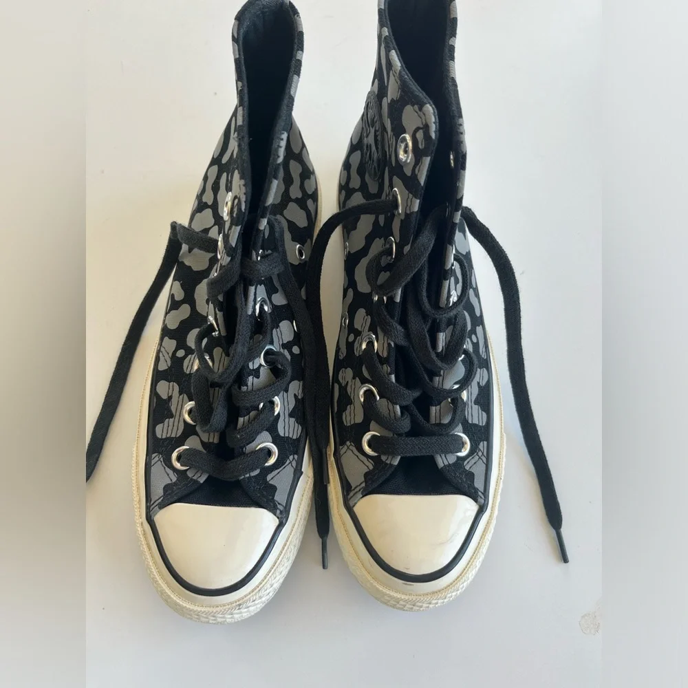 Converse Chuck Taylors 70 Hi 